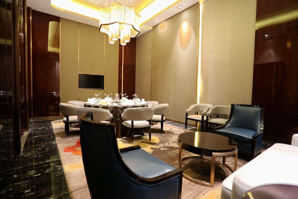 Grand Skylight International Hotel Пекин Ресторан фото